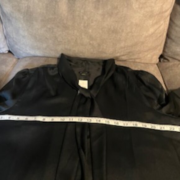 AT Black satiny blouse with tie - Picture 6 of 8
